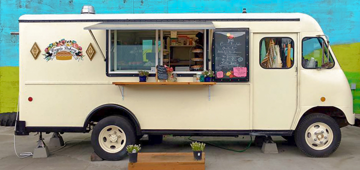 a photo of the magpie bakery food cart 